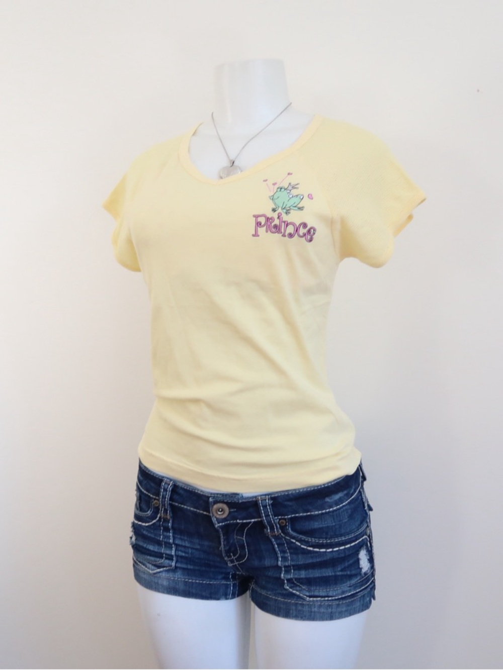No Boundaries Yellow Top‎